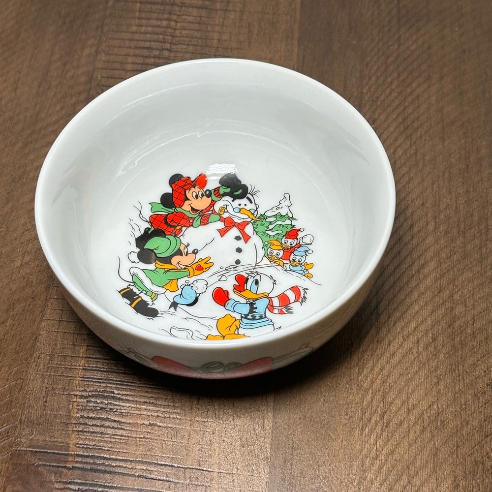 Walt Disney Productions made in Japan Christmas Mickey &friends bowl